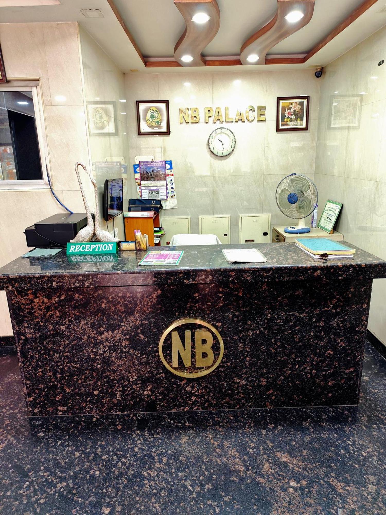 Nb Inn Palace Madras Buitenkant foto